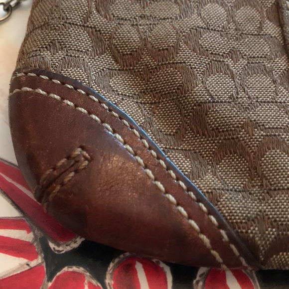 Authentic Coach Keychain Purse. - Picture 7 of 12